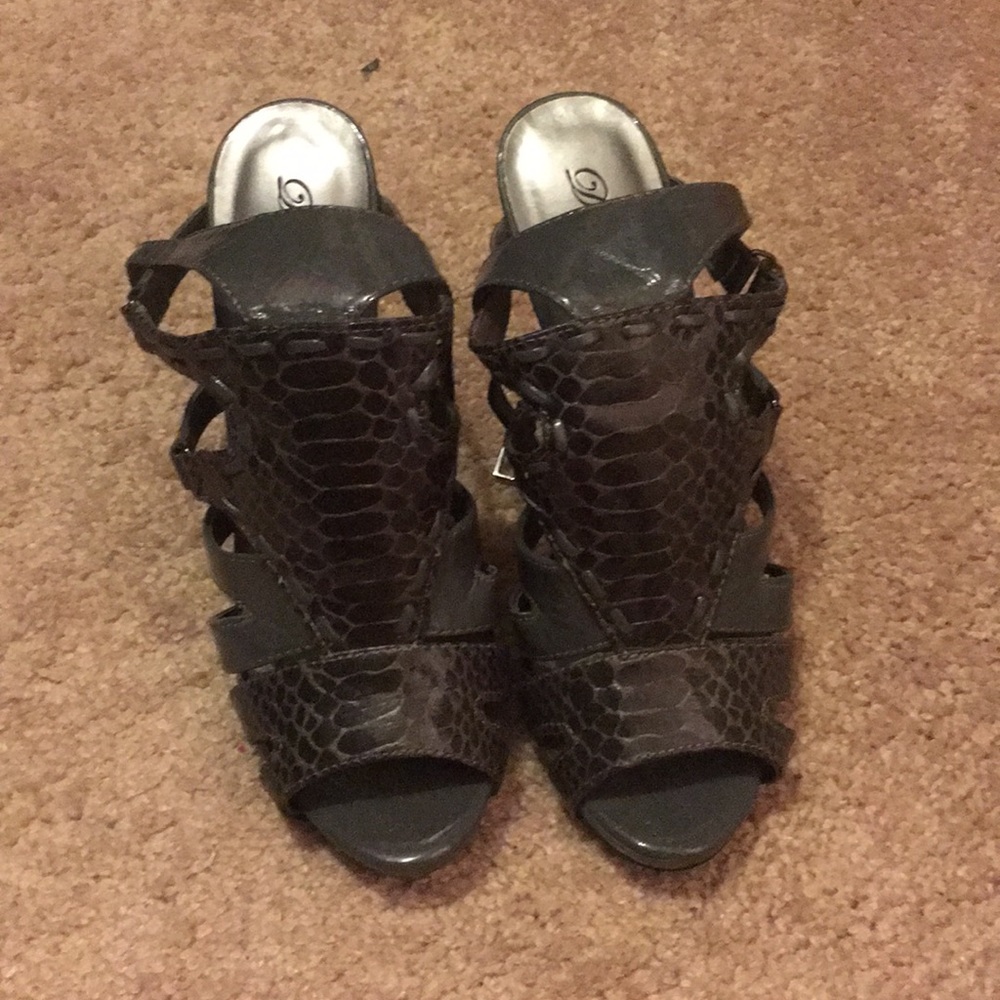 Dark gray heels, brand new never worn